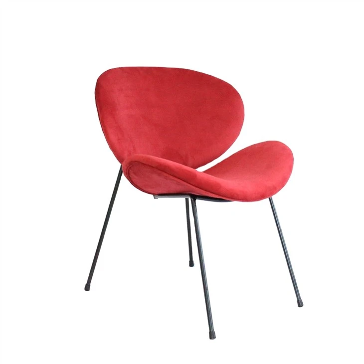 Silla de ocio de tela de apariencia moderna con patas de metal
